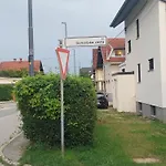 Jo-Ma Apartma - Safe Parking